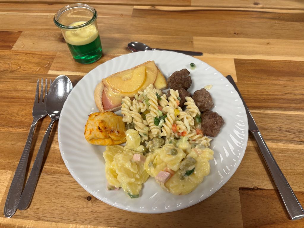 Das Foto zeigt ein Mittagessen während der Jubiläumswoche der Grone Wirtschaftsakademie.
