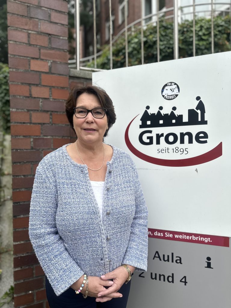 Das Bild zeigt die Leiterin der Grone Wirtschaftsakademie.